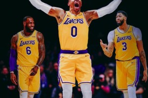 连续三年换队！韦少加盟湖人 紫金军团豪组三巨头