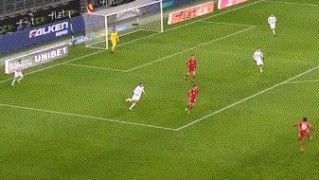 【德甲】莱万戈雷茨卡先下两城 拜仁遭逆转客负门兴